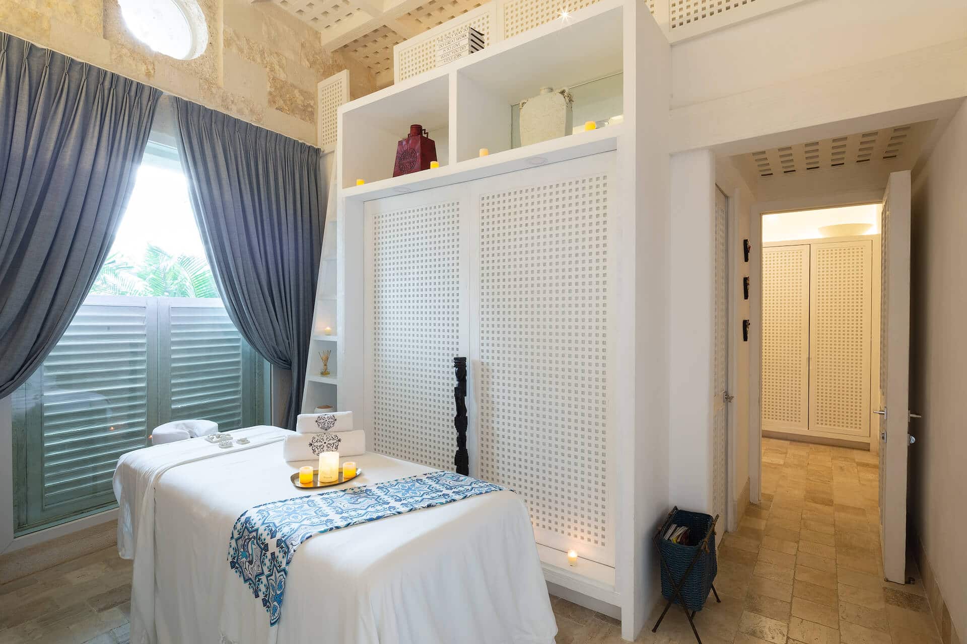 Rejuvenate your body and soul in the villa’s serene spa retreat. | Rejuvenece cuerpo y alma en el tranquilo spa de la villa.
