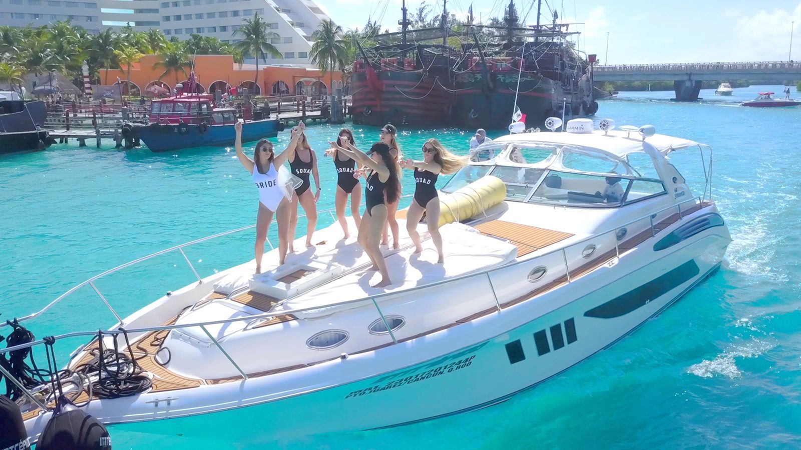 Intrepido 46ft private yacht for group celebrations in Cancun