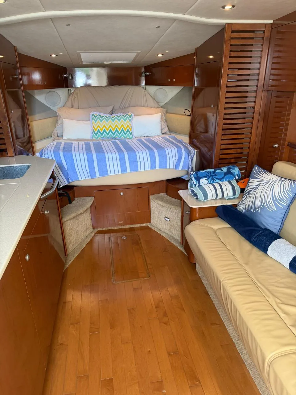 Regina 40ft aerial bow-quarter view cruising in Cancun