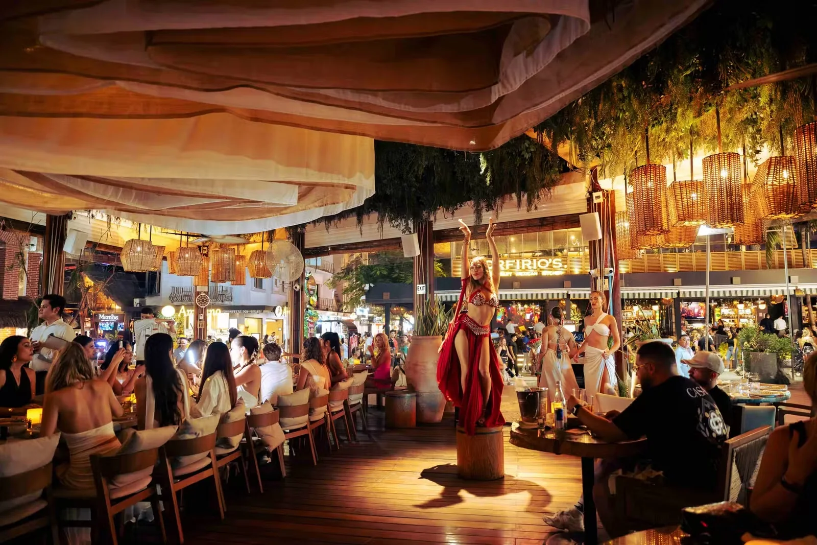 Night dining show at Ilios Greek Estiatorio Playa del Carmen