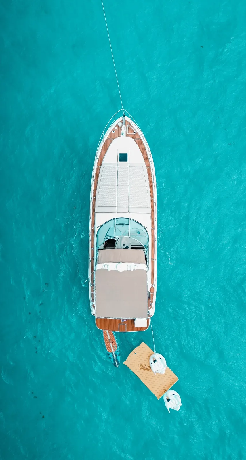 Seañorita 40ft aerial top view with water toys in Cancun