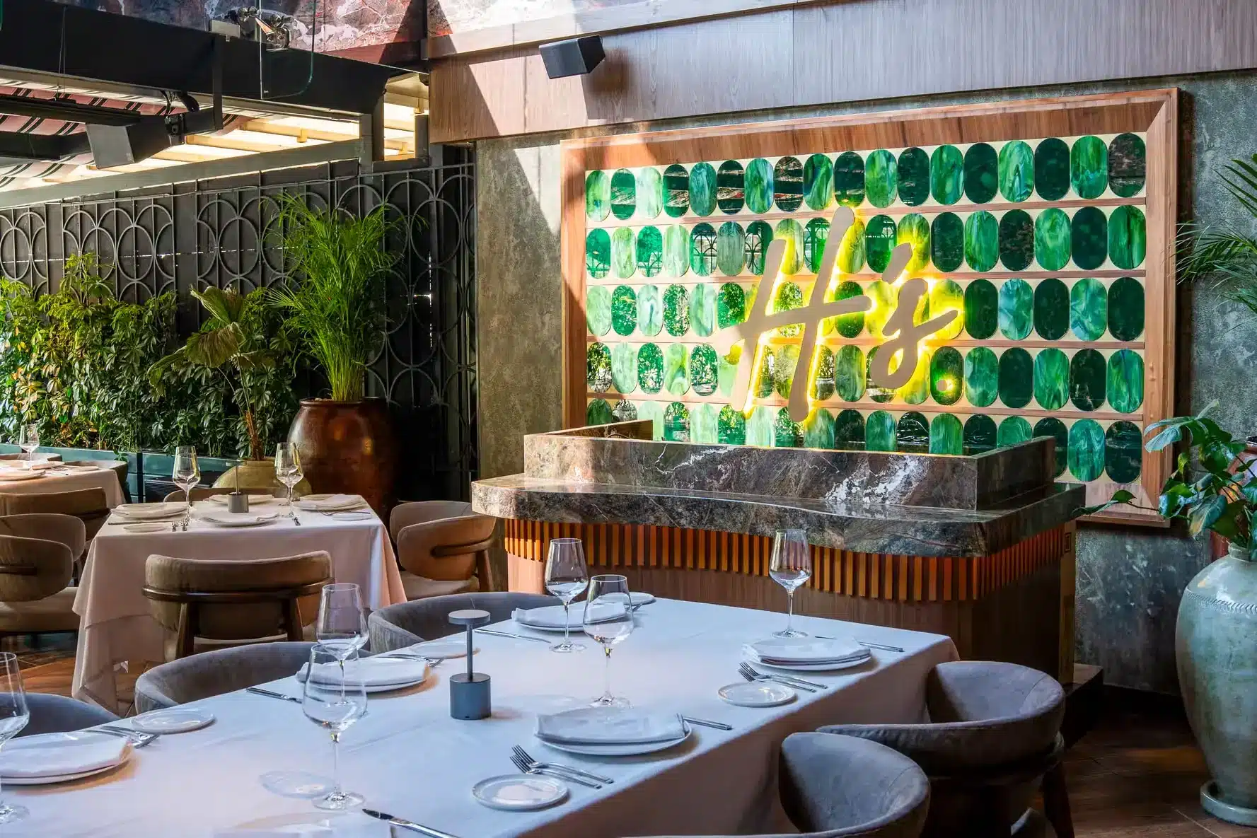Luxury signature dining room at Harry’s Steakhouse and Raw Bar Polanco CDMX